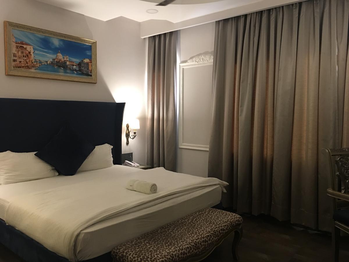 Hotel Posh Chandīgarh Extérieur photo