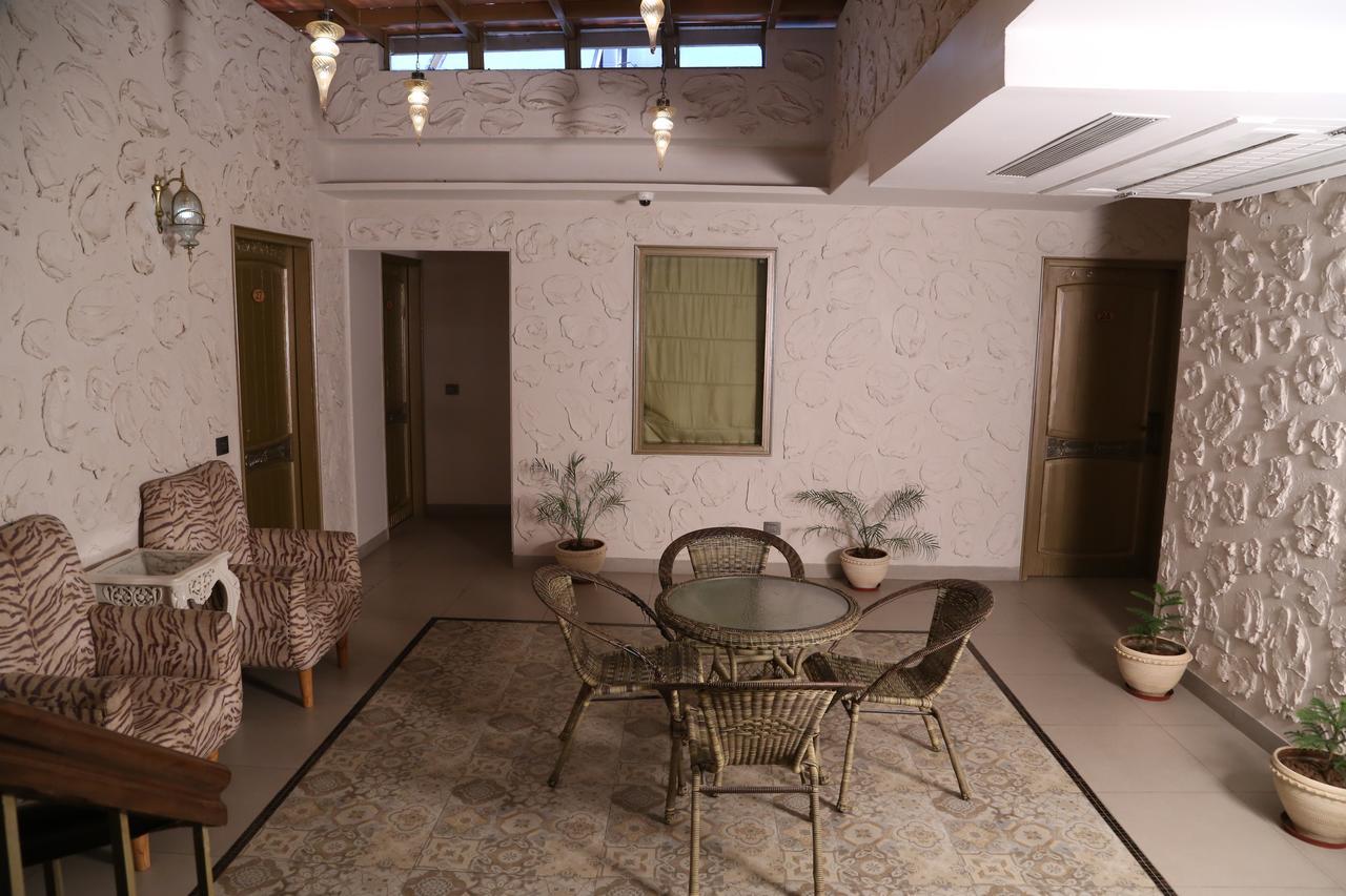 Hotel Posh Chandīgarh Extérieur photo