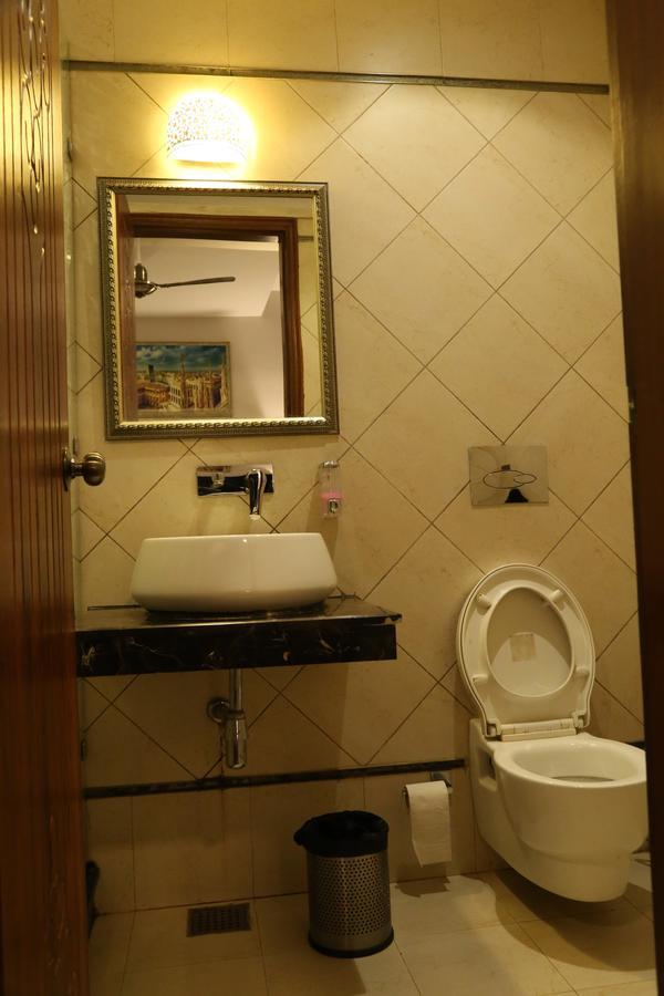 Hotel Posh Chandīgarh Extérieur photo