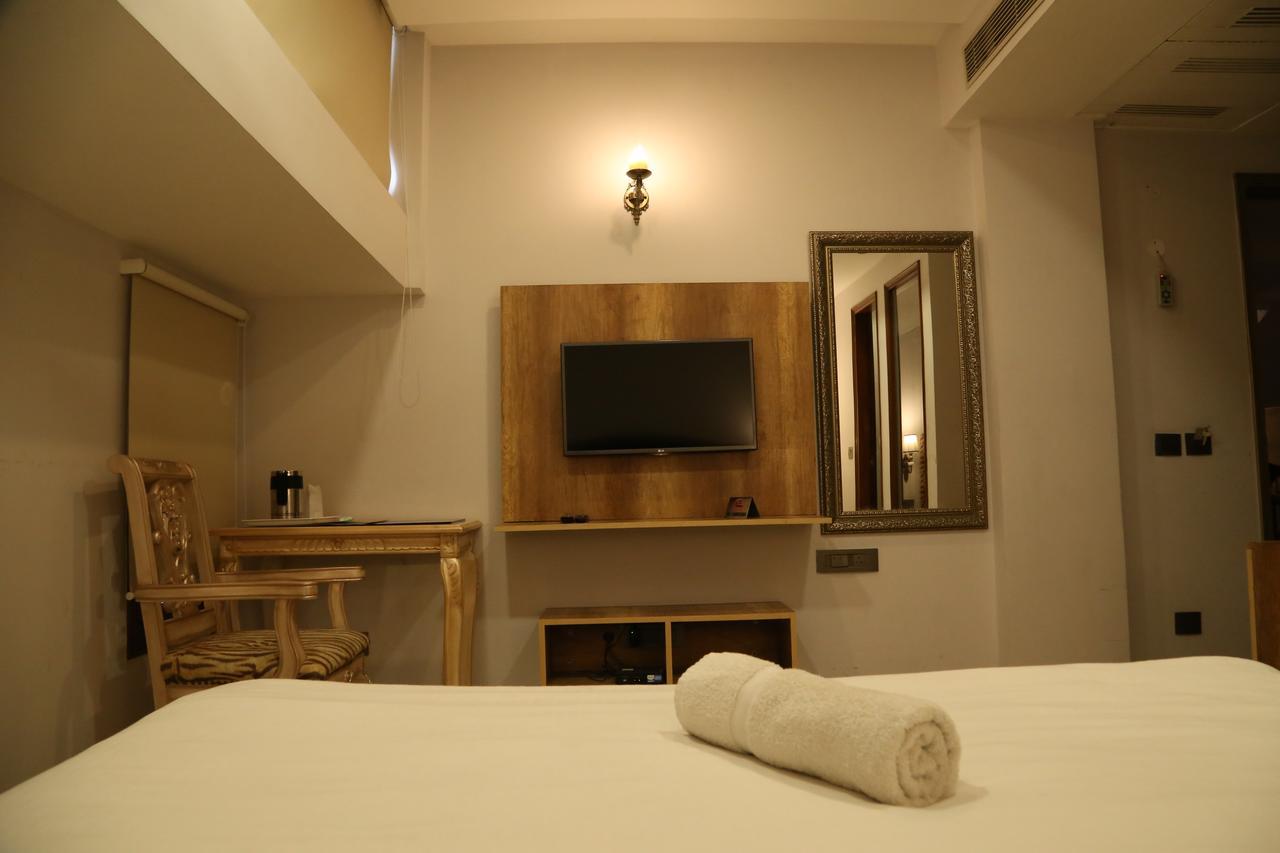 Hotel Posh Chandīgarh Extérieur photo