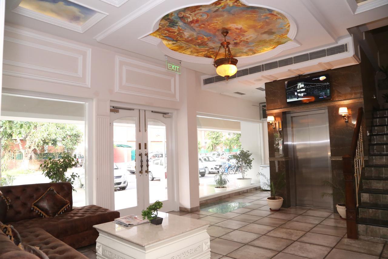 Hotel Posh Chandīgarh Extérieur photo