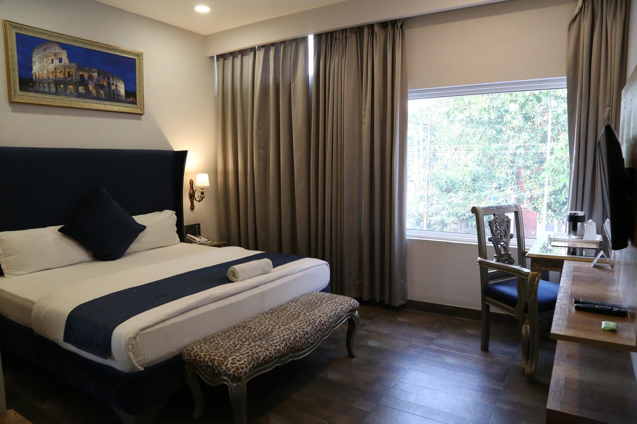 Hotel Posh Chandīgarh Extérieur photo