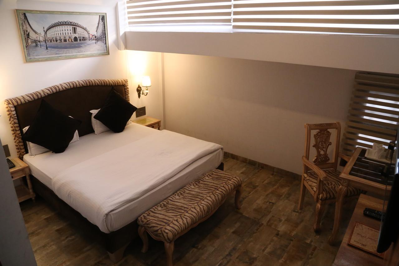 Hotel Posh Chandīgarh Extérieur photo