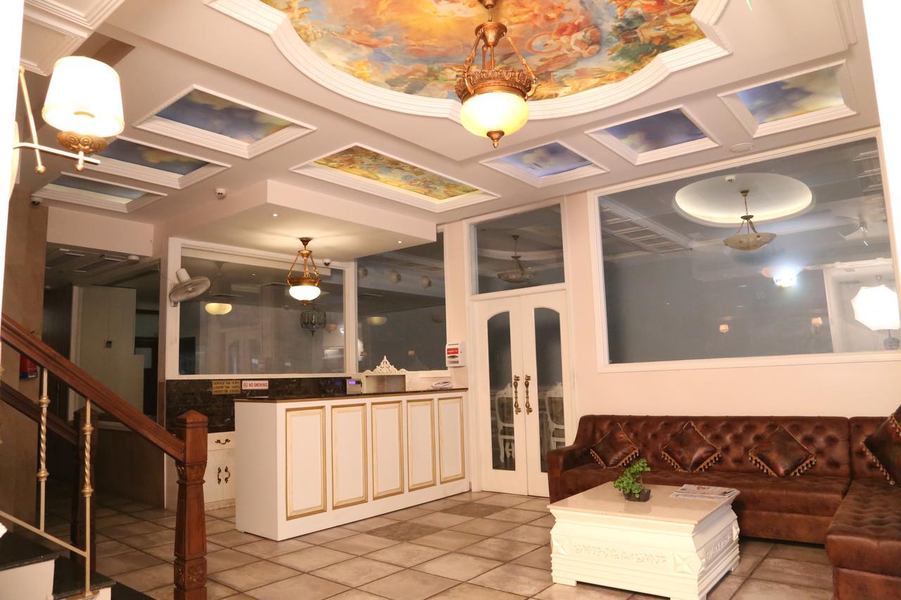 Hotel Posh Chandīgarh Extérieur photo